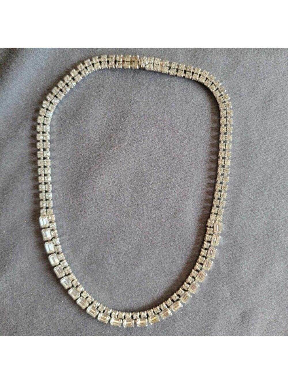 Pretty Rhinestone Necklace